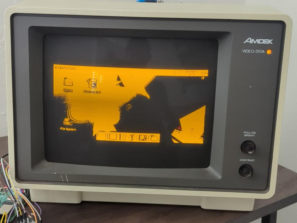 Image of a desktop with only two colors